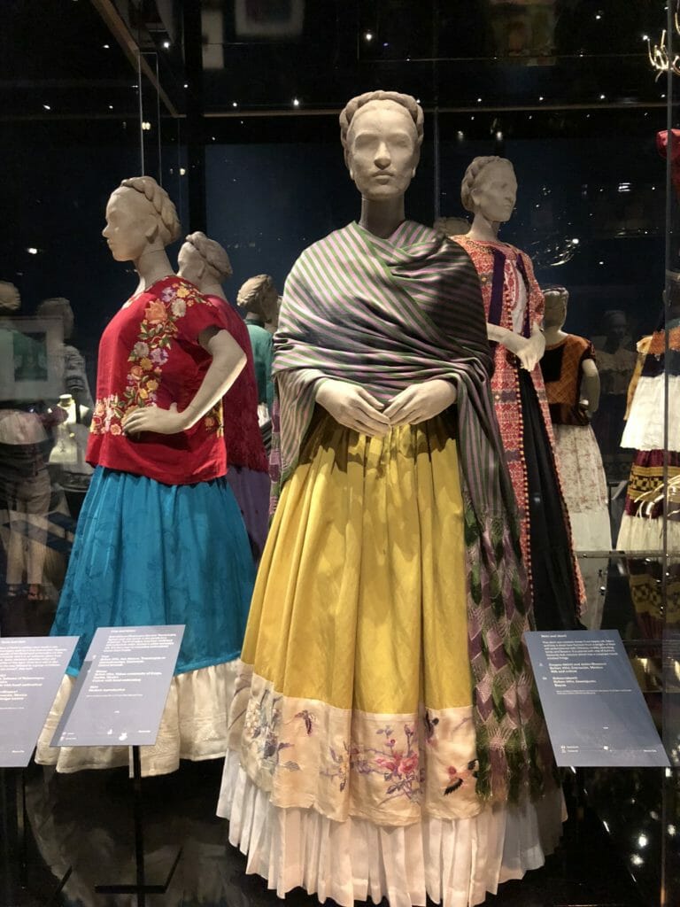 Stunning iconic Frida Kahlo show at the V&A Museum - Smudgetikka