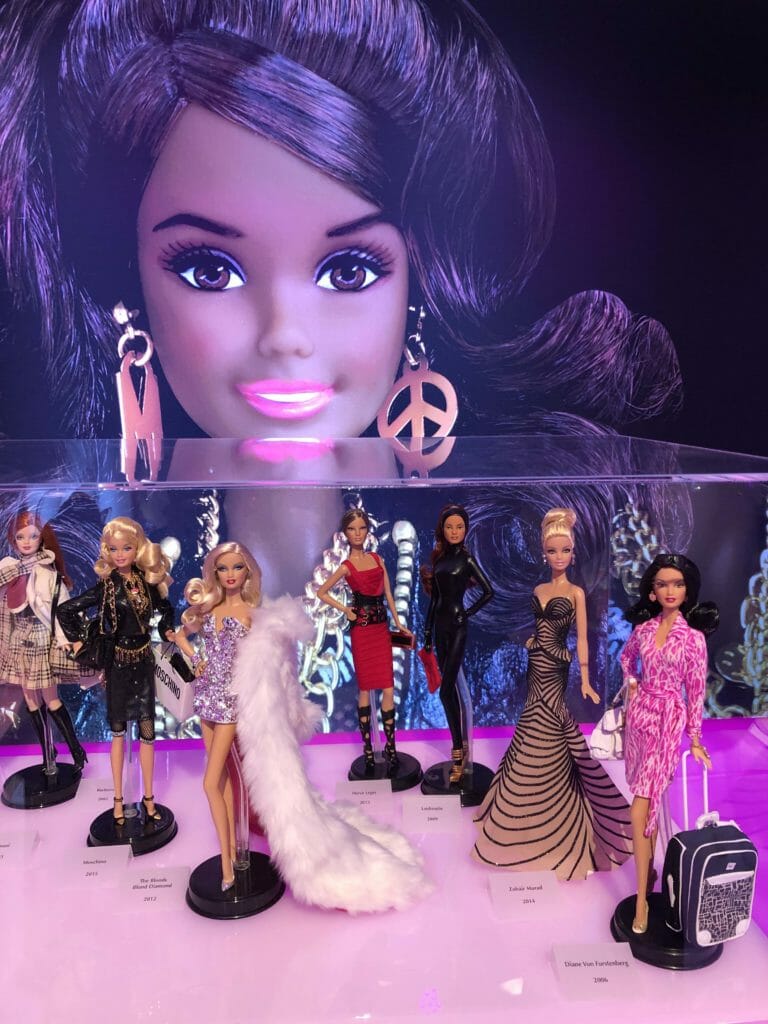 Barbie 60th anniversary display Pitti Bimbo - Smudgetikka