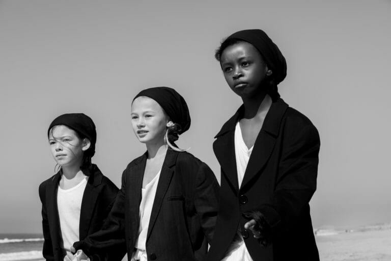 Monochromatic kids fashion shoot in the new Hooligans mag - Smudgetikka